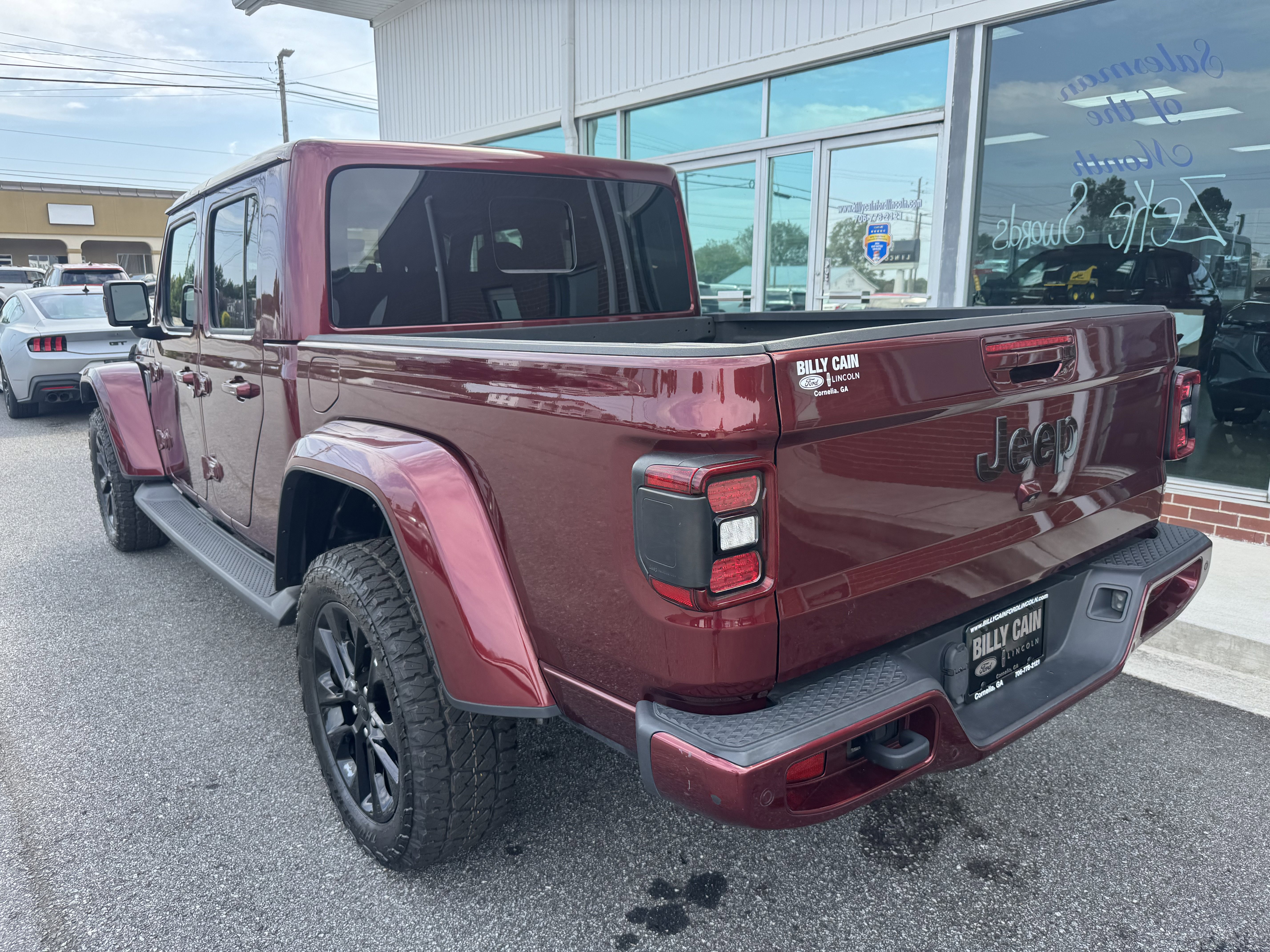 Used 2021 Jeep Gladiator Overland video 2