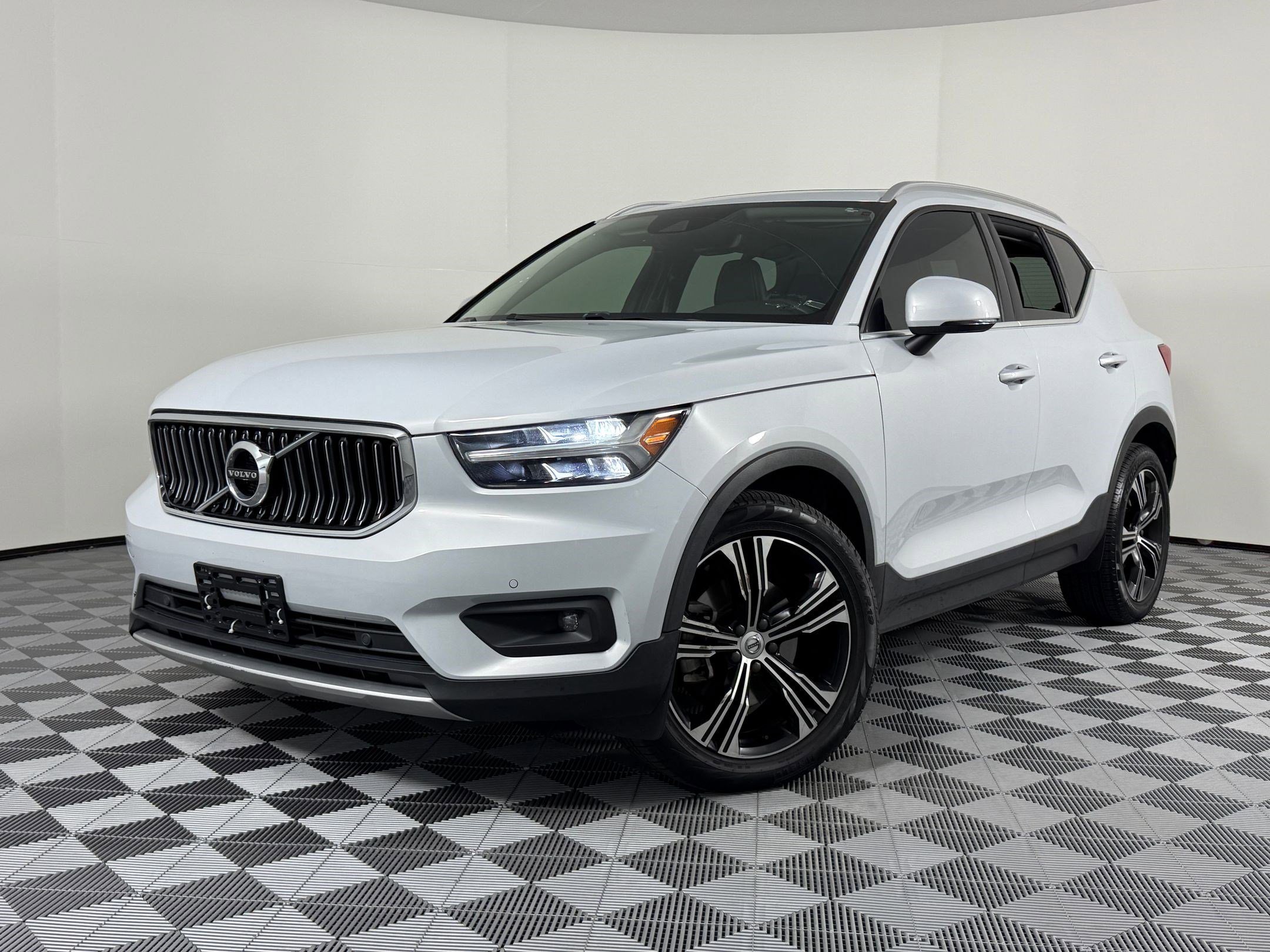 Used 2020 Volvo XC40 T5 Inscription w/ Protection Package Premier