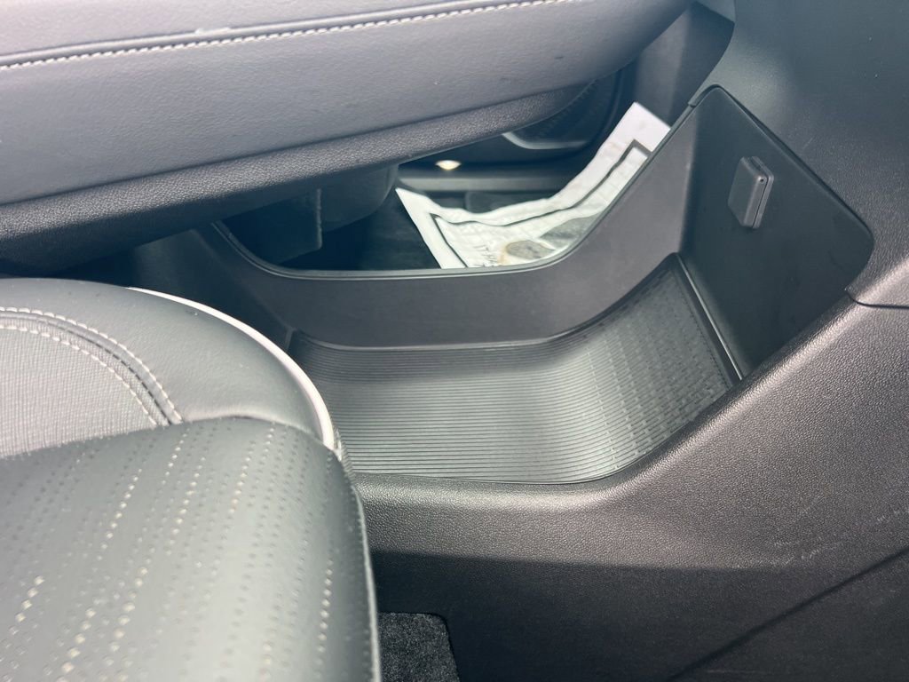 Used 2025 Buick Enclave Sport Touring image 32