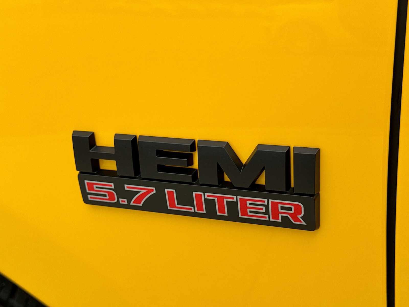 Used 2016 RAM 1500 Sport w/ Stinger Yellow Sport Package AWD/4WD image 14
