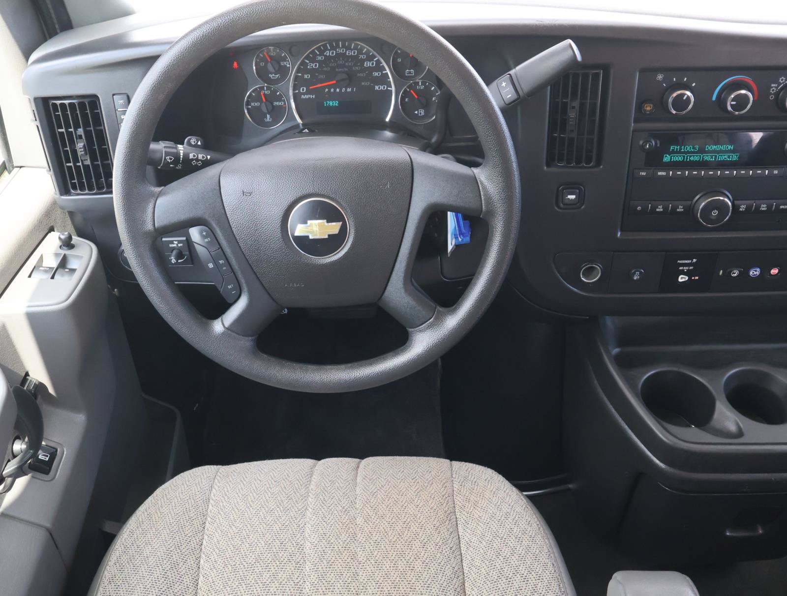 Used 2025 Chevrolet Express 3500 LS RWD image 7