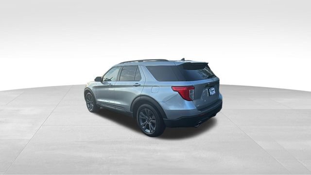 Used 2023 Ford Explorer XLT w/ Equipment Group 202A AWD/4WD image 6