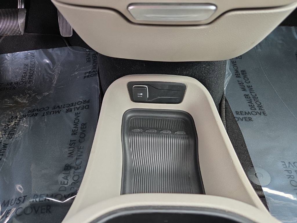 Used 2023 Chrysler Pacifica Touring-L FWD image 22