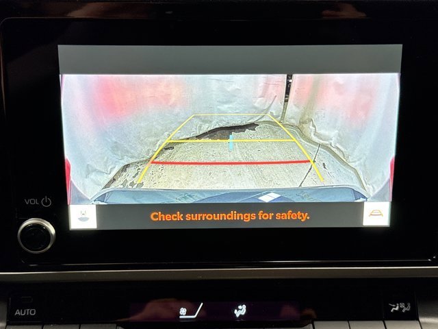 Used 2025 Toyota Camry LE AWD/4WD image 22