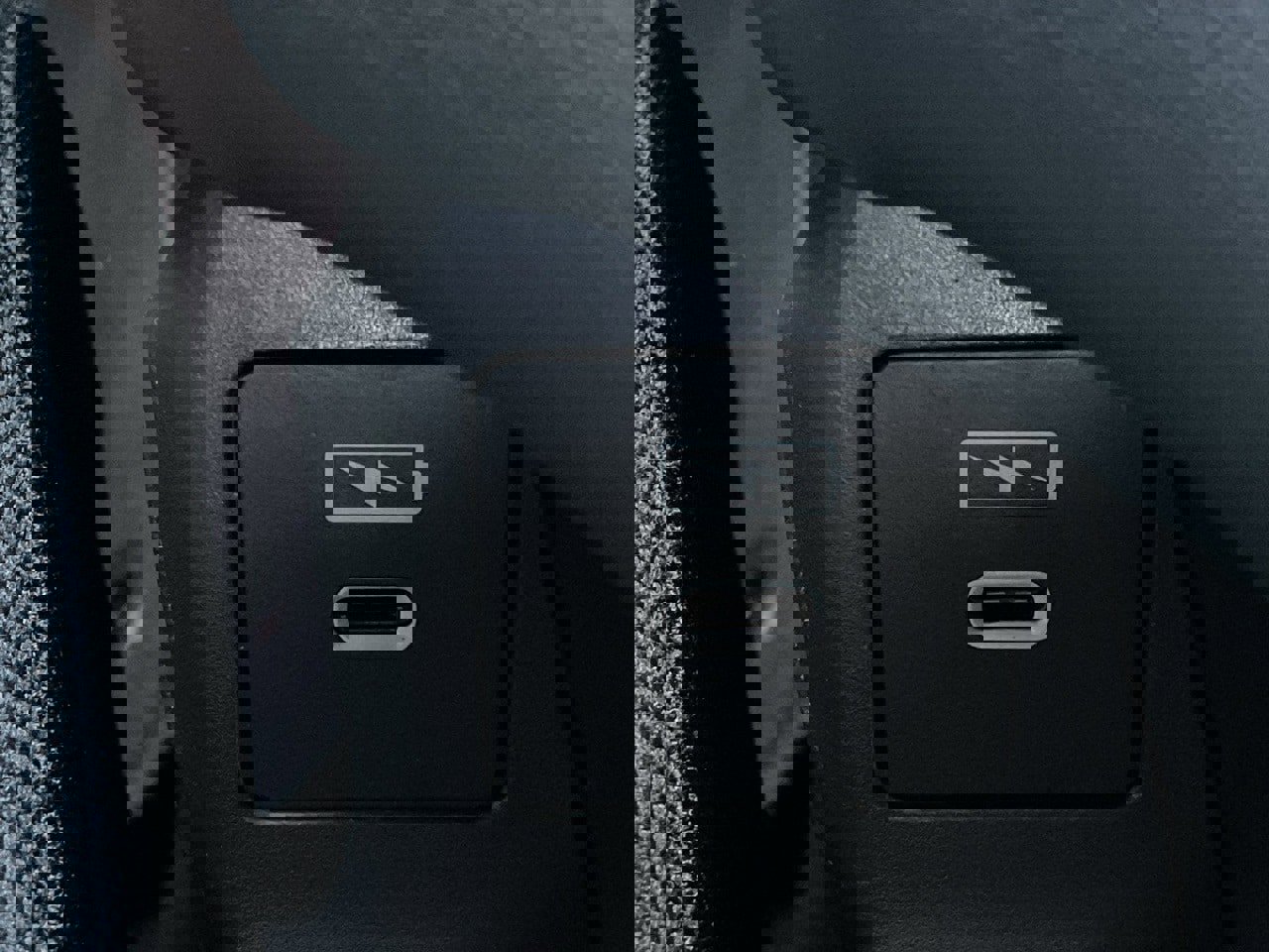 Used 2025 Honda HR-V LX image 34