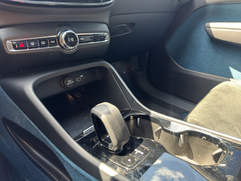 Used 2023 Volvo C40 P8 Recharge Ultimate image 19