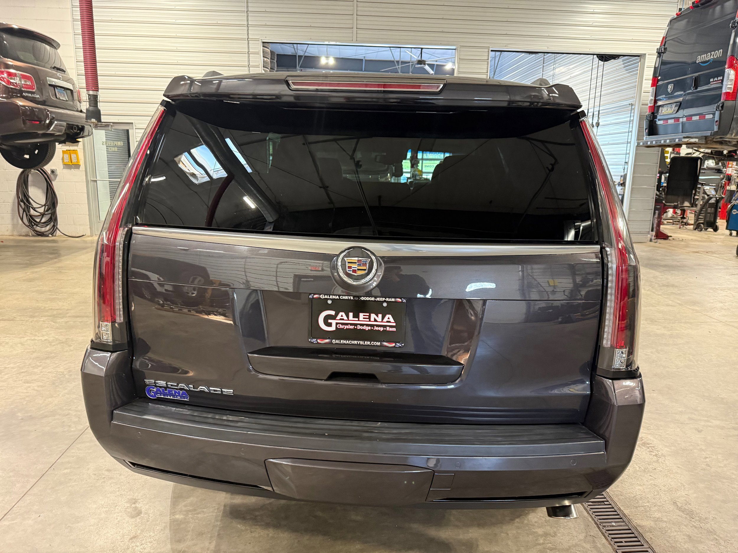 Used 2015 Cadillac Escalade Premium AWD/4WD image 21