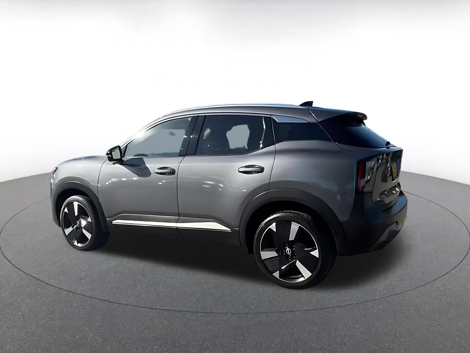 Used 2026 Nissan Kicks SR AWD/4WD image 9