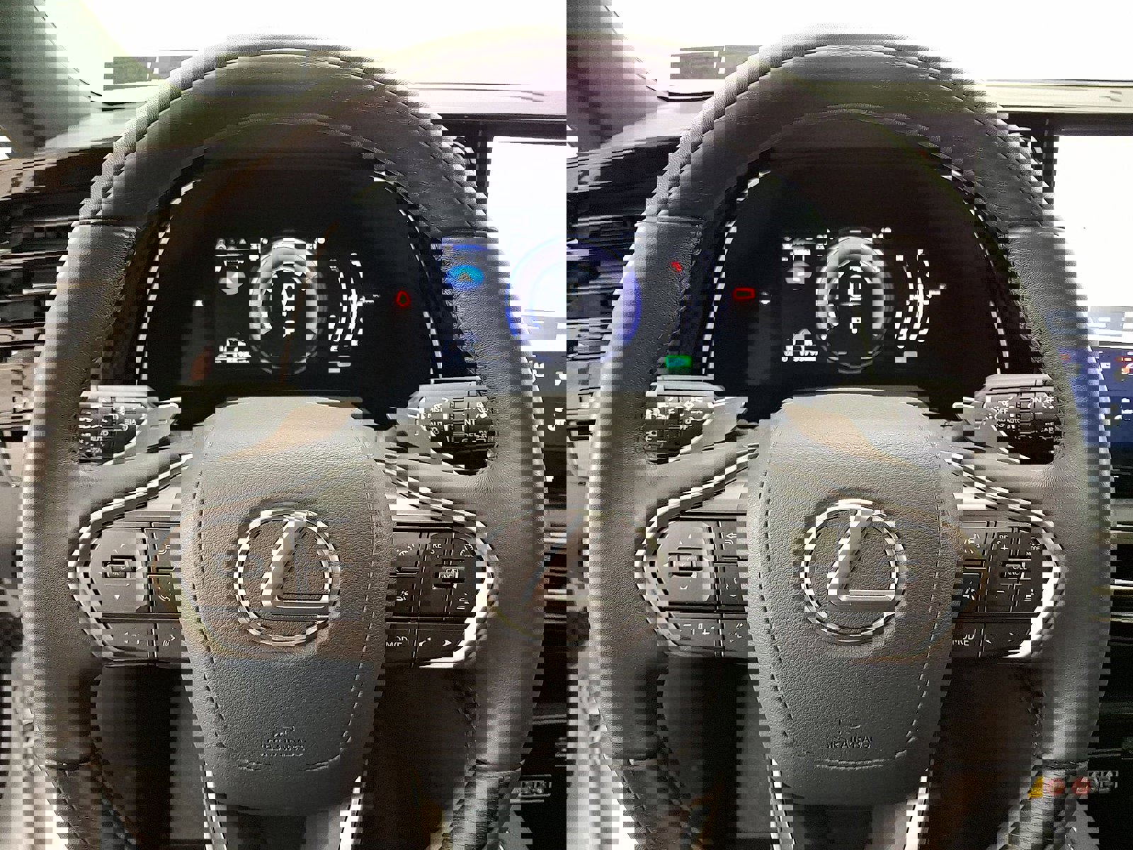 Used 2024 Lexus RX 350h w/ Accessory Package (Z1) image 16