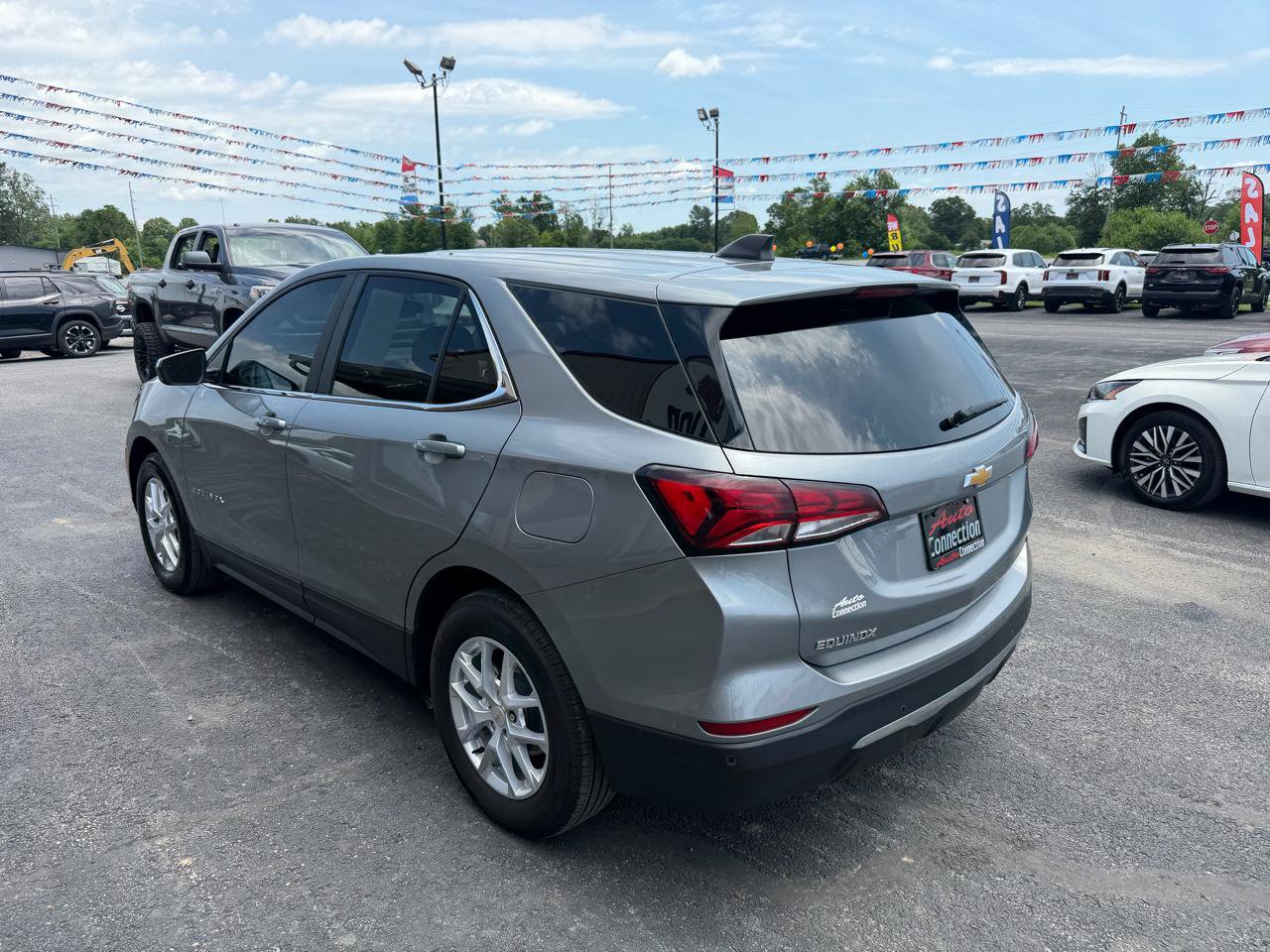 Used 2024 Chevrolet Equinox LT w/ LPO, Floor Liner Package FWD image 8