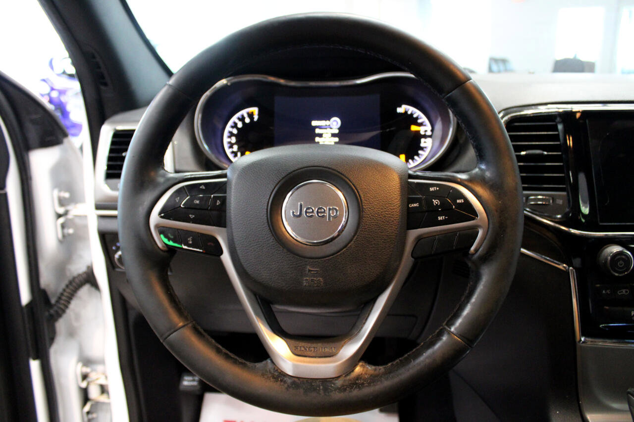 Used 2020 Jeep Grand Cherokee Limited w/ Luxury Group II image 18