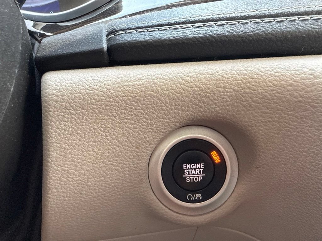 Used 2022 Chrysler Pacifica Limited FWD image 26