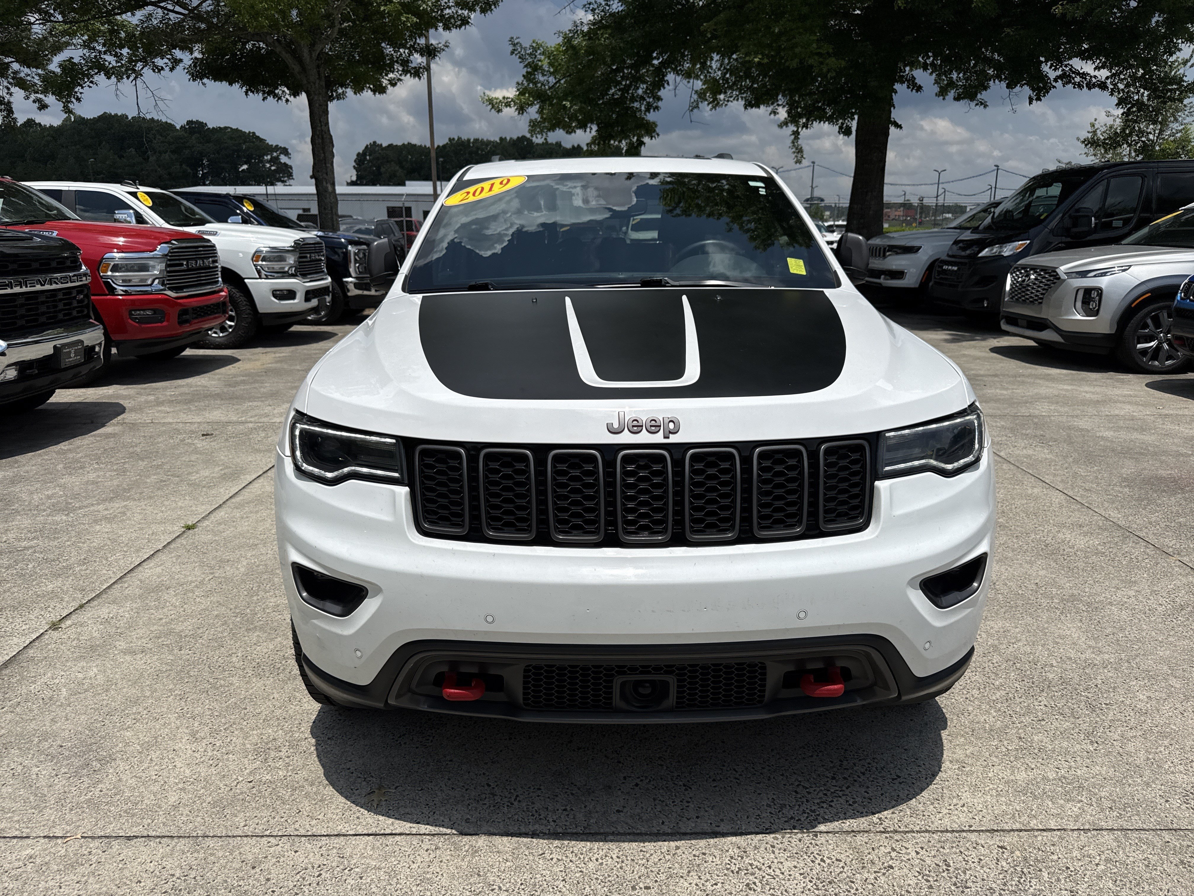 Used 2019 Jeep Grand Cherokee Trailhawk w/ Trailhawk Luxury Group AWD/4WD image 2