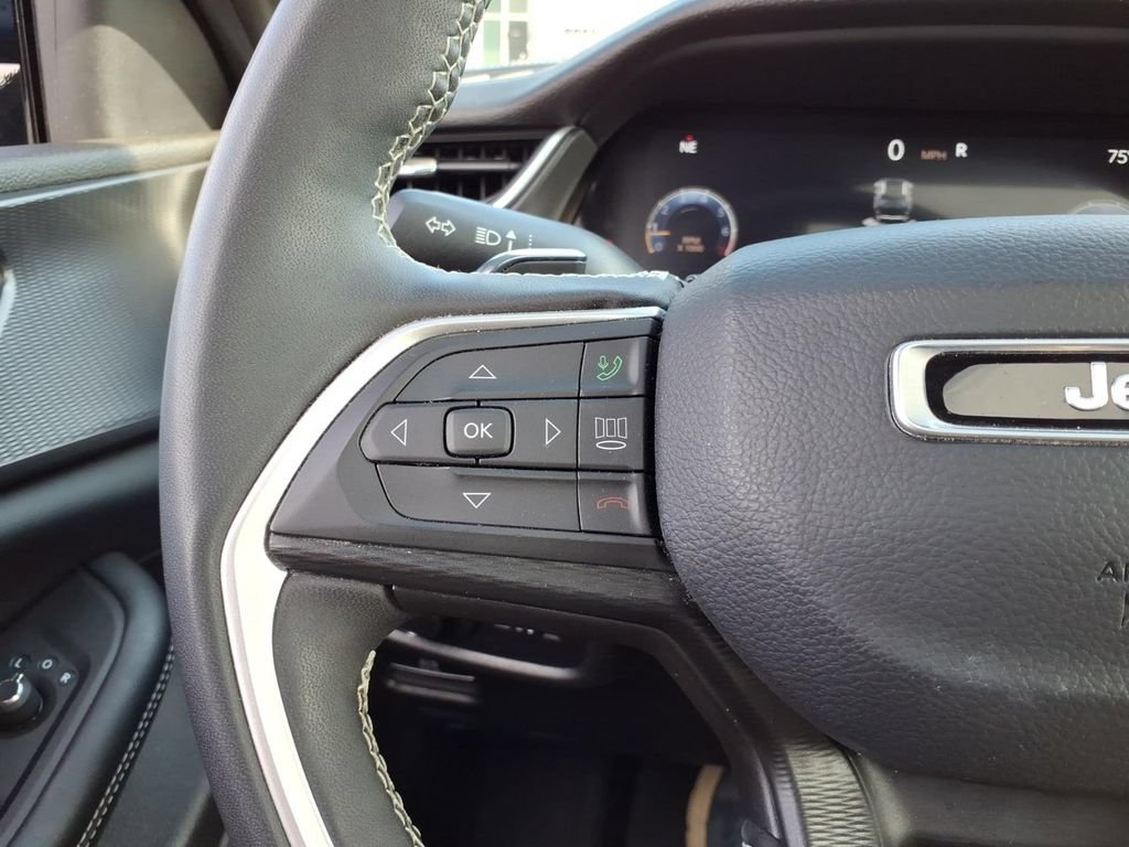 Certified 2024 Jeep Grand Cherokee Altitude AWD/4WD image 19