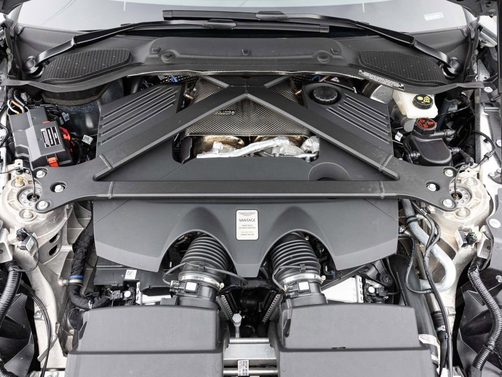 Used 2025 Aston Martin V8 Vantage Coupe image 64