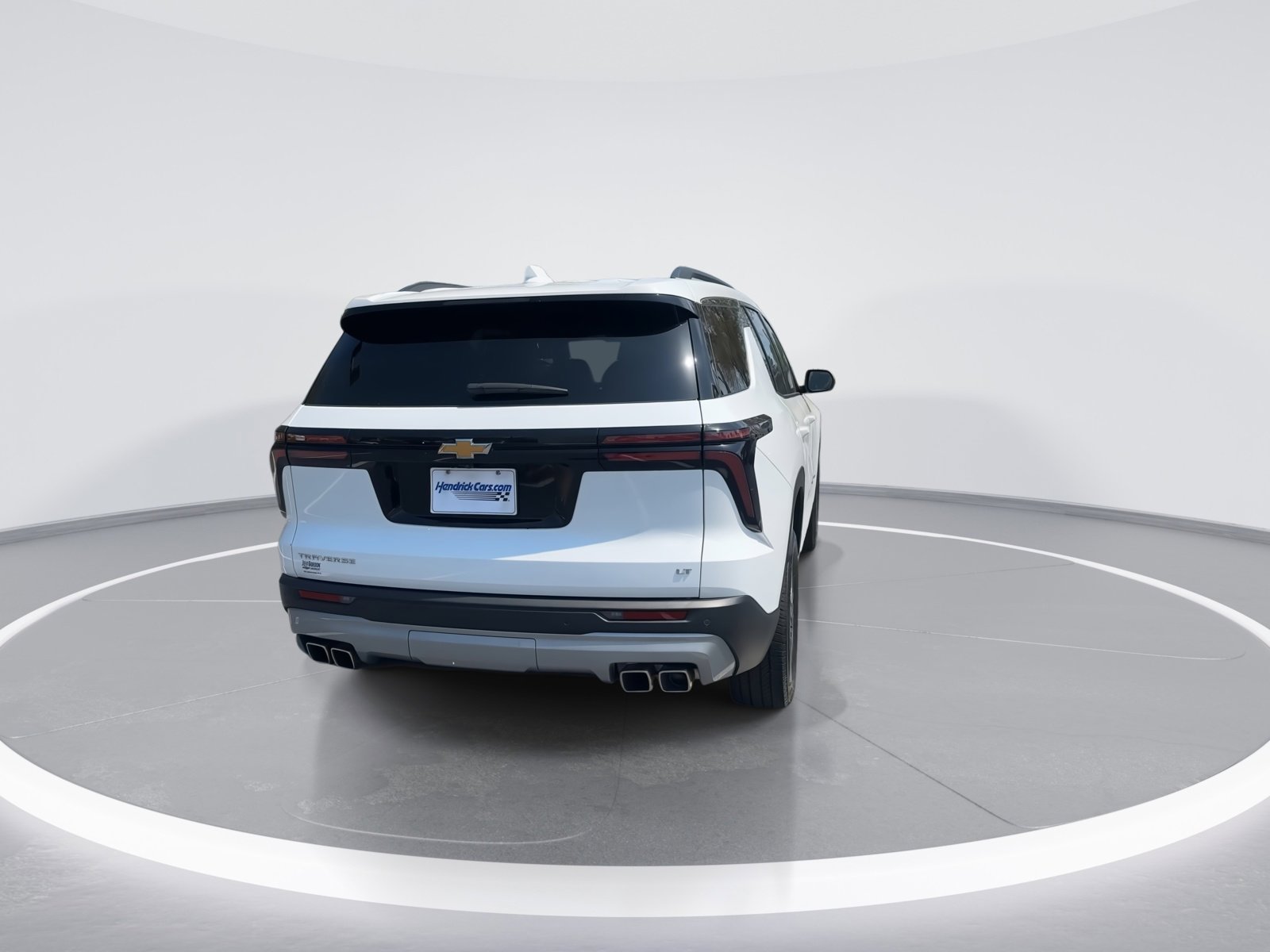 Used 2024 Chevrolet Traverse LT w/ LPO, Floor Liner Package FWD image 8
