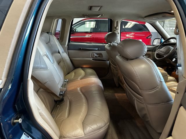 Used 1997 Lincoln Town Car Signature RWD image 33