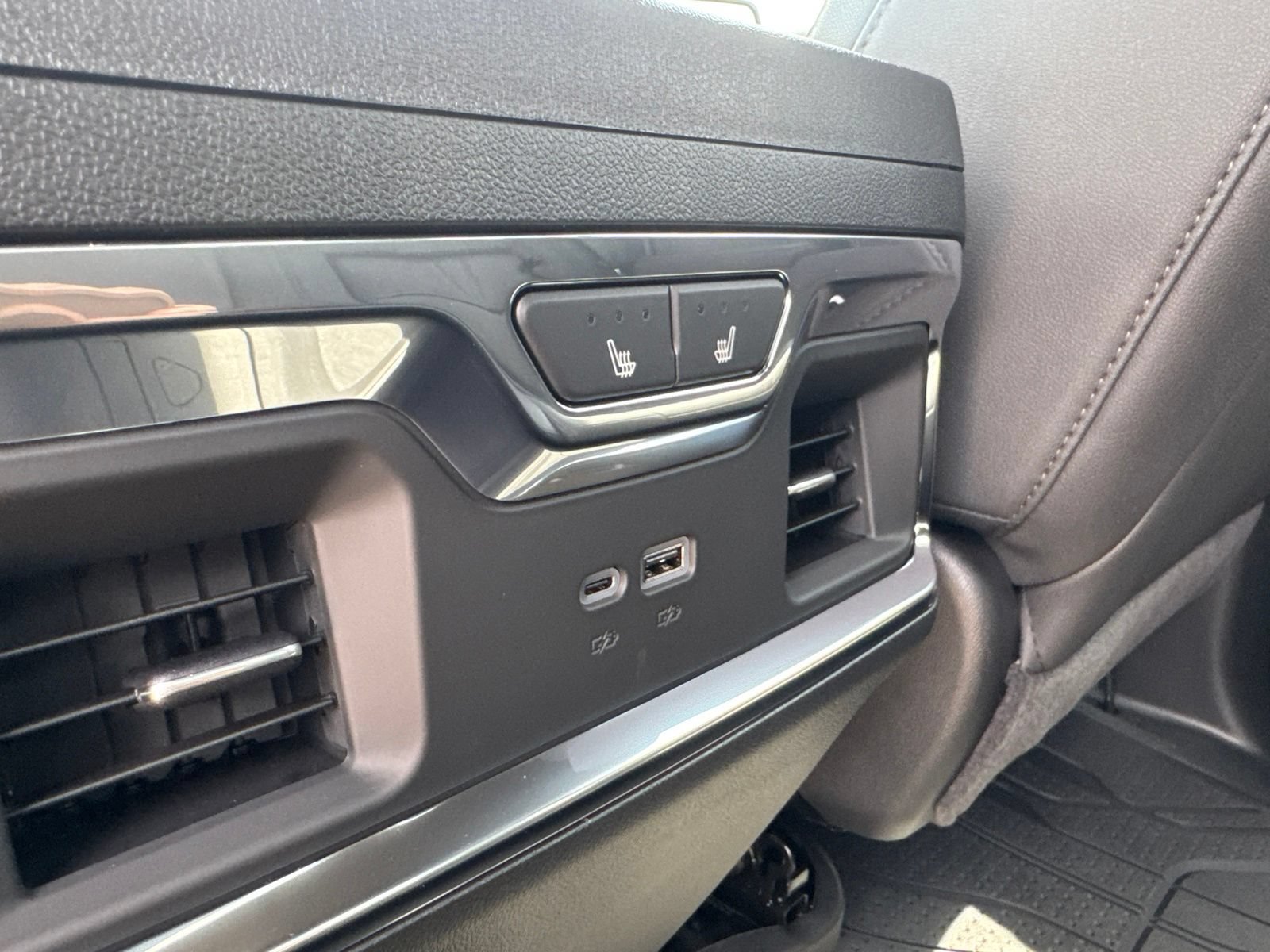 New 2026 Chevrolet Silverado 1500 High Country w/ High Country Premium Package AWD/4WD image 15