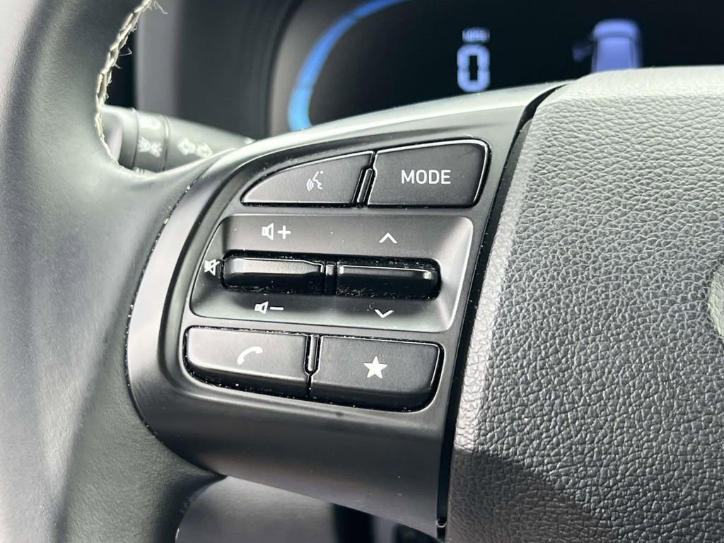 Certified 2023 Hyundai Venue Limited w/ Cargo Package image 21