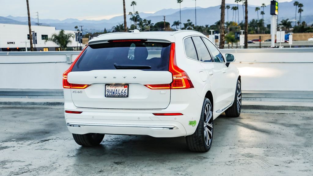 Used 2023 Volvo XC60 T8 Ultimate w/ Climate Package image 8