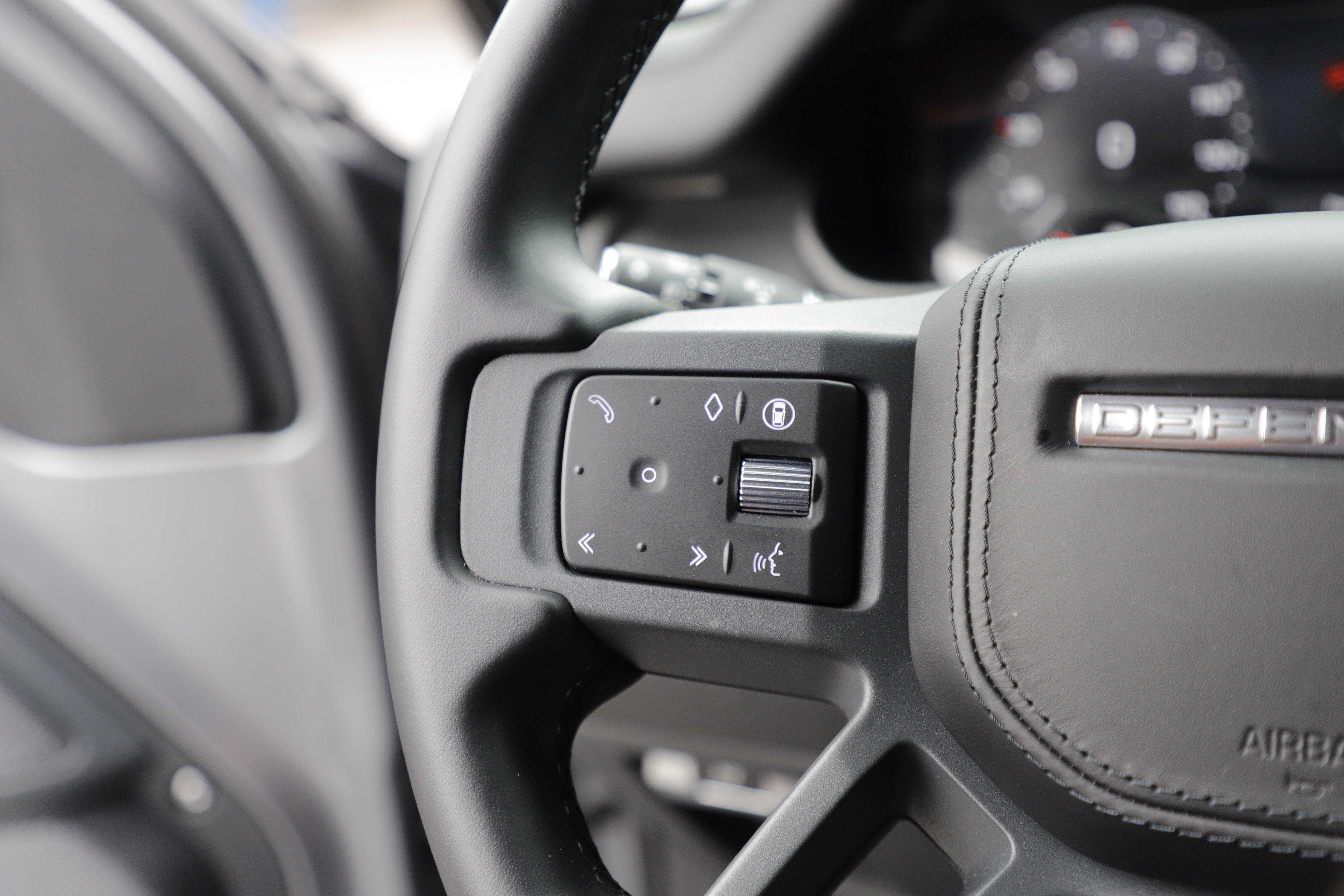 Certified 2024 Land Rover Defender 110 X AWD/4WD image 25