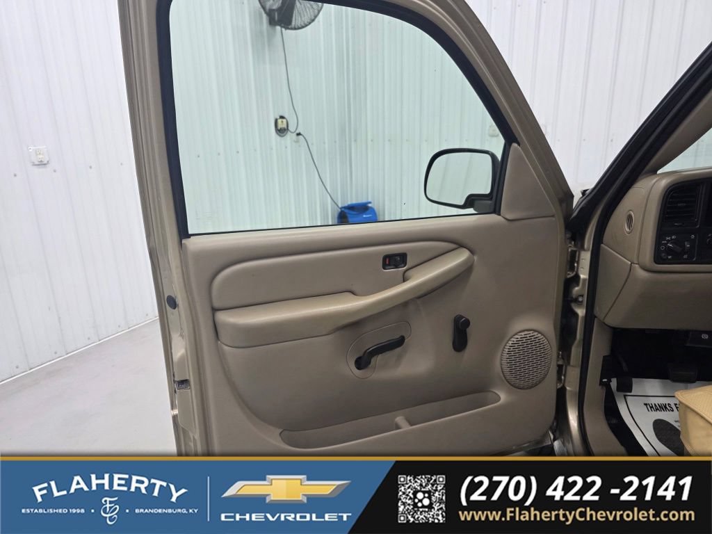 Used 2005 GMC Sierra 1500 W/T RWD image 8