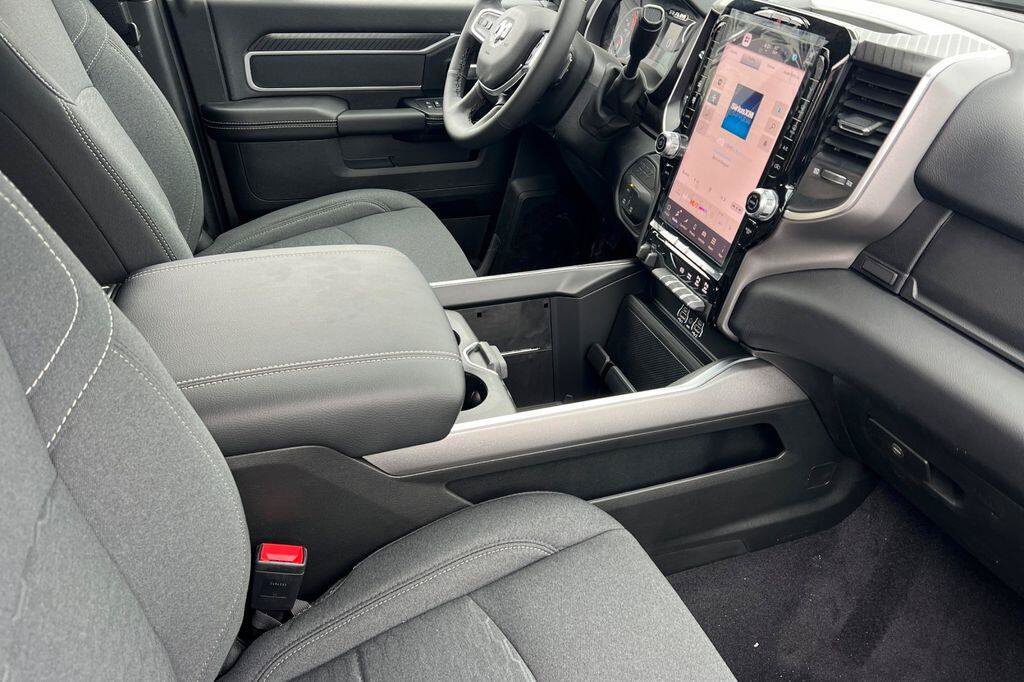 New 2026 RAM 2500 Big Horn AWD/4WD image 15