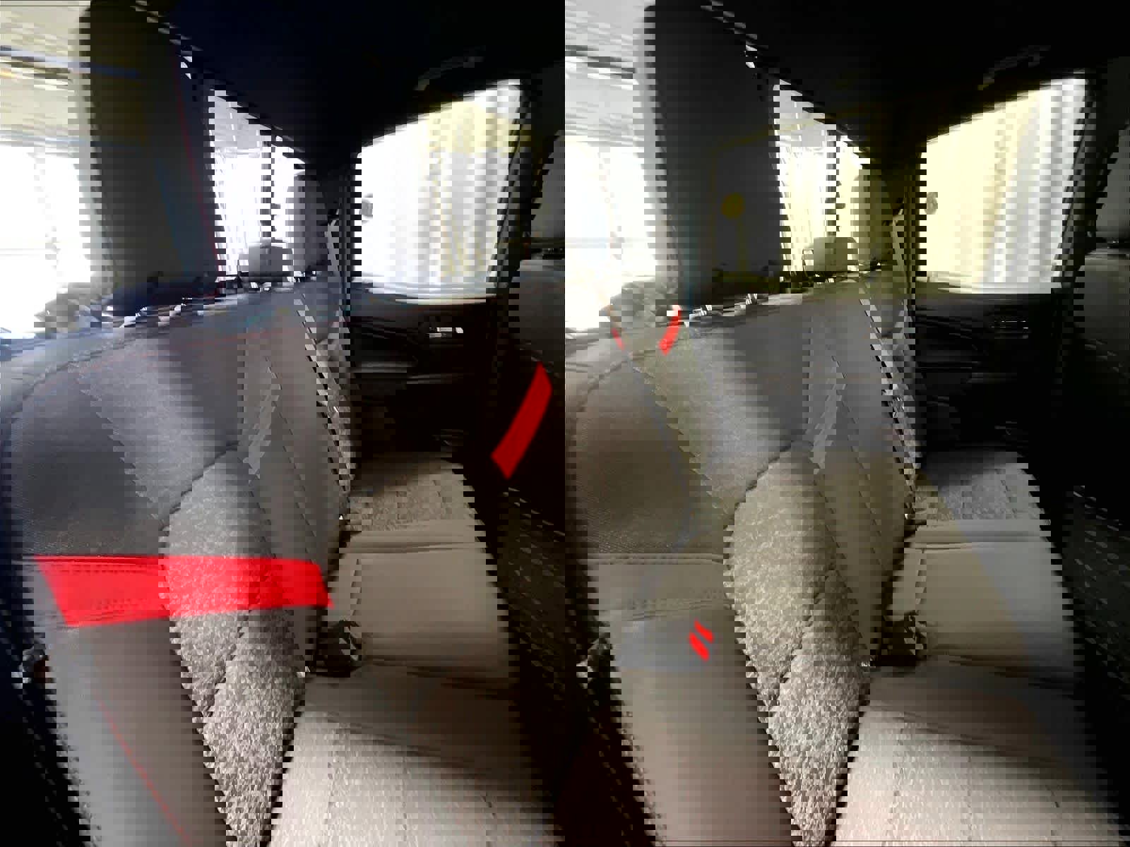 Used 2024 Chevrolet Colorado Z71 w/ Z71 Convenience Package 2 image 16