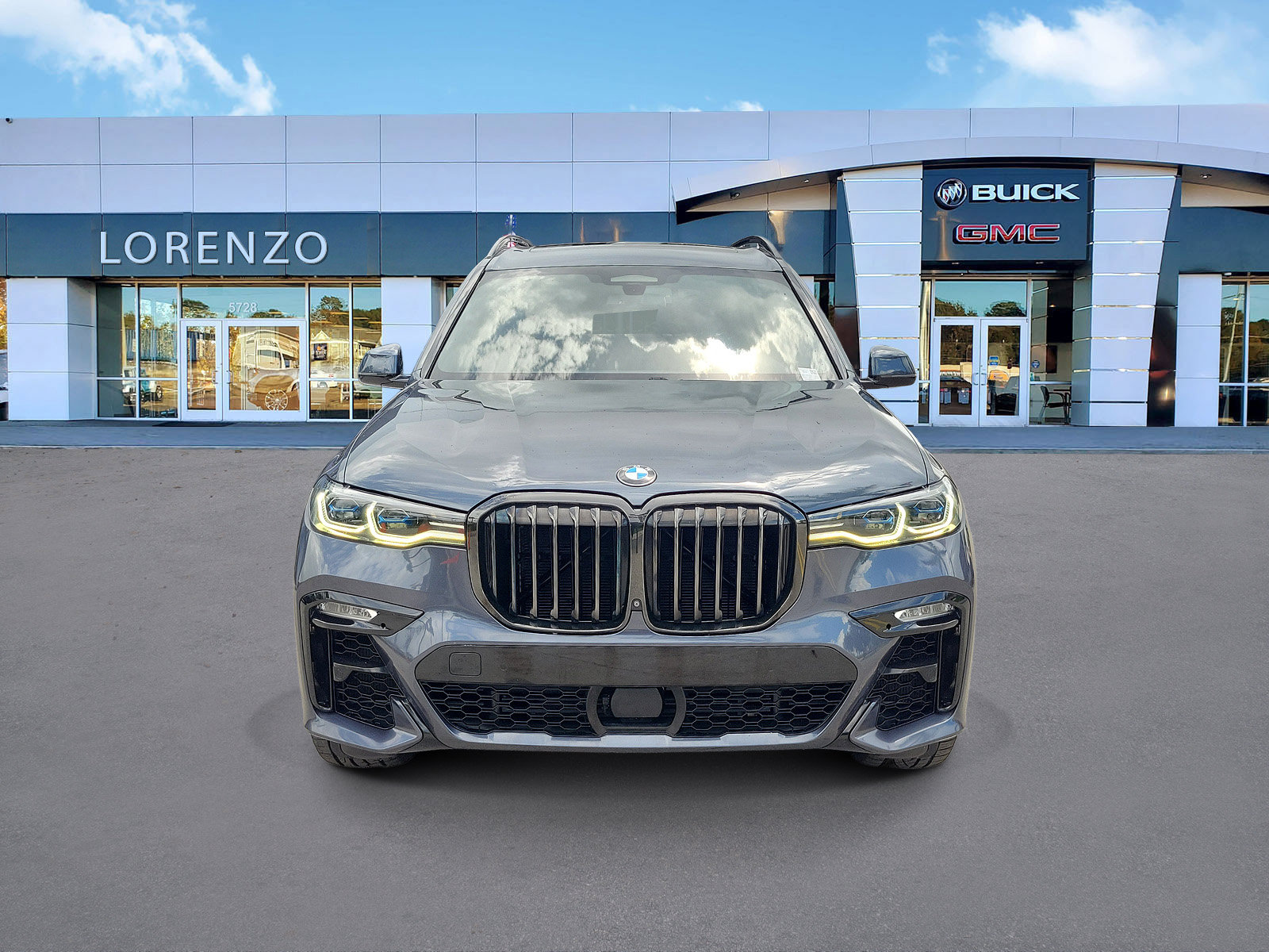 Used 2022 BMW X7 M50i w/ Dynamic Handling Package AWD/4WD image 2