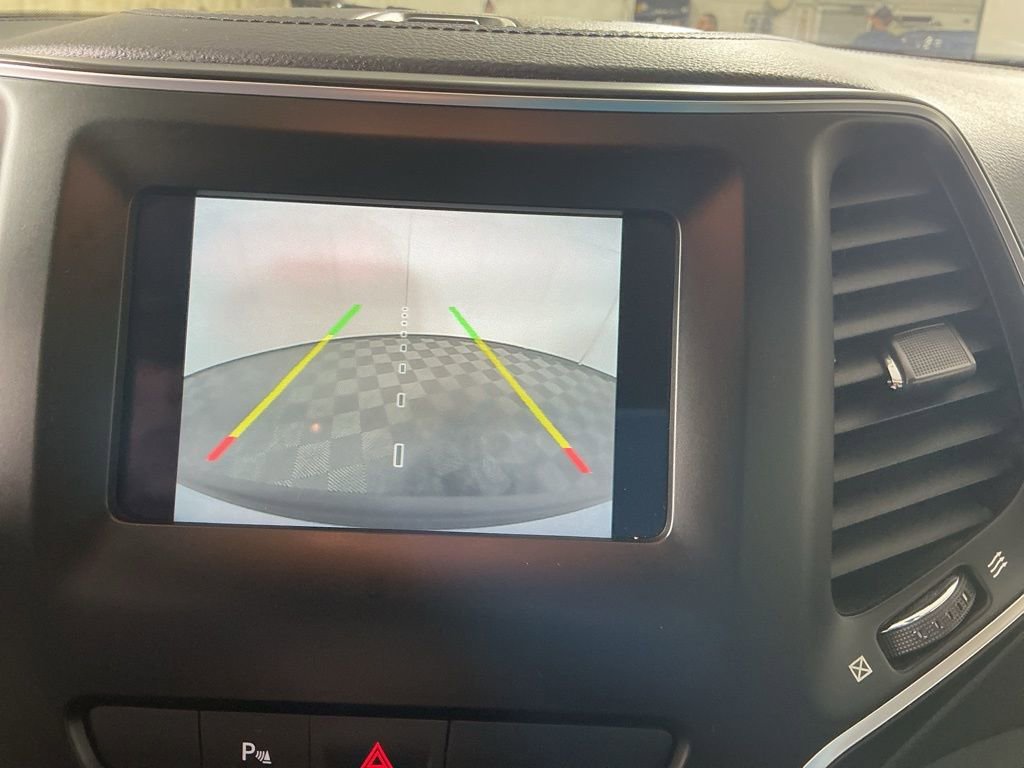 Used 2019 Jeep Cherokee Latitude Plus image 17