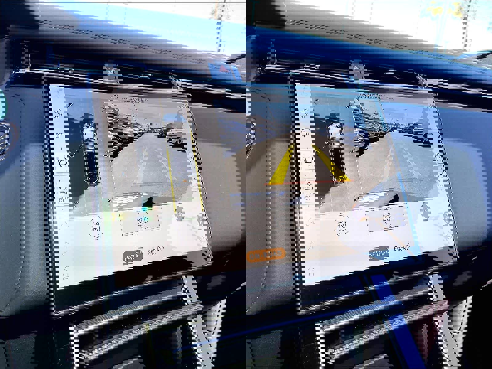 Used 2026 Land Rover Range Rover Velar Dynamic SE image 23