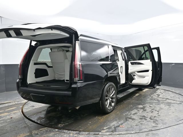 Used 2020 Cadillac Escalade ESV Platinum w/ Escalade Sport Edition image 58