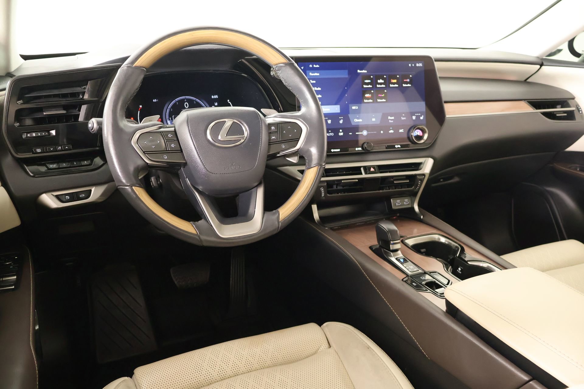Used 2023 Lexus RX 350 FWD w/ Cold Area Package image 2