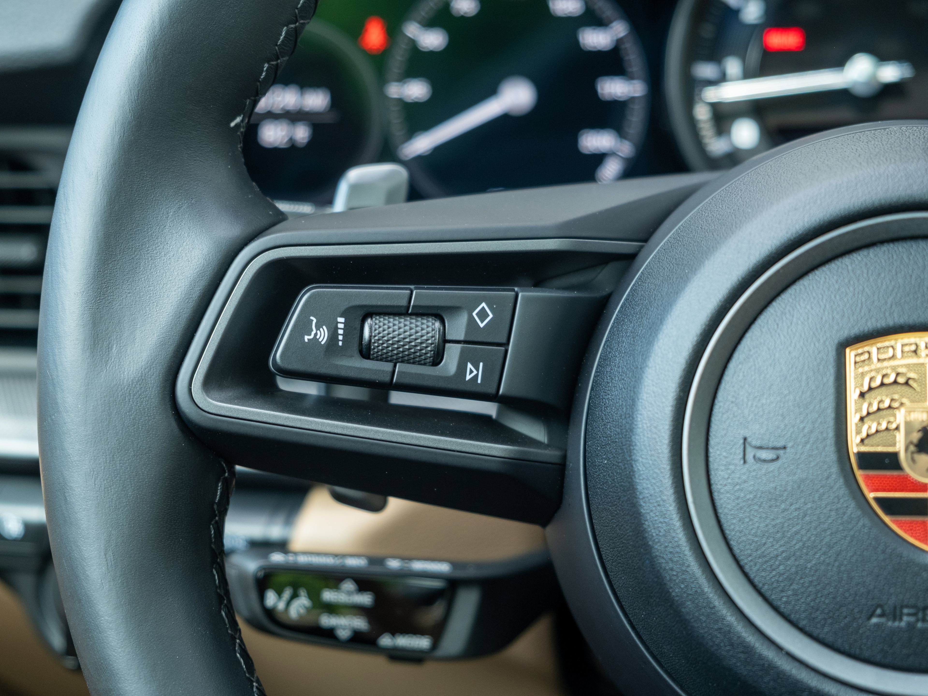 Certified 2022 Porsche 911 Carrera RWD image 22
