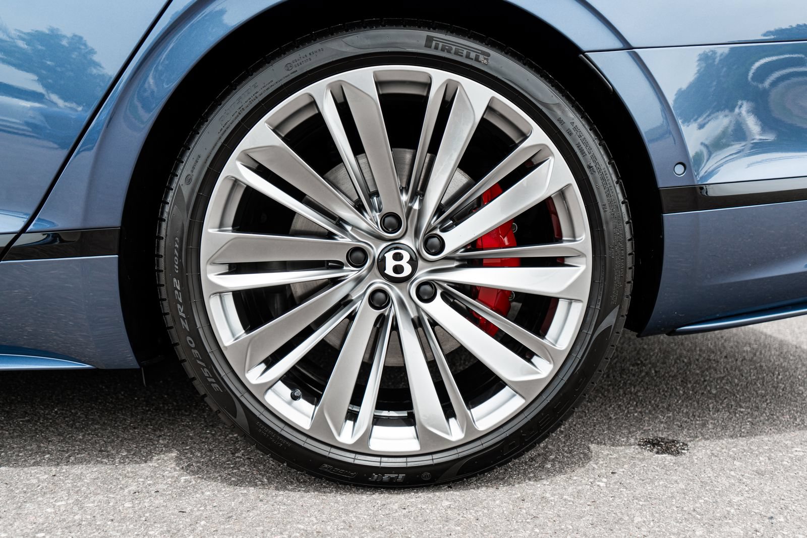 Certified 2025 Bentley Flying Spur Plug-In Hybrid AWD/4WD image 7