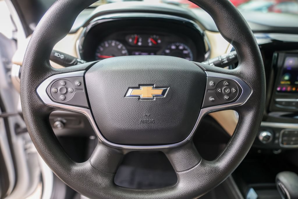 Used 2023 Chevrolet Traverse LS w/ Safety Package FWD image 15
