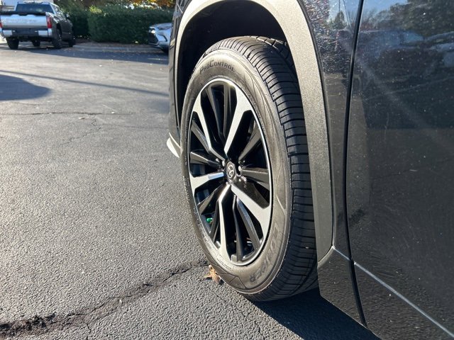 Used 2021 Toyota Highlander XSE image 11