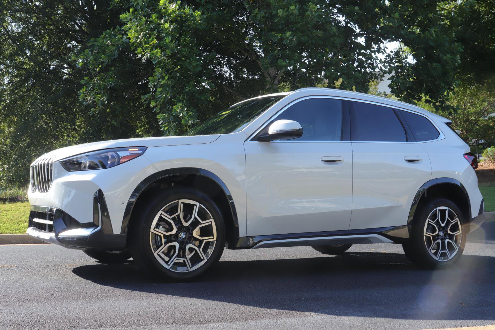 New 2025 BMW X1 xDrive28i w/ Technology Package image 1