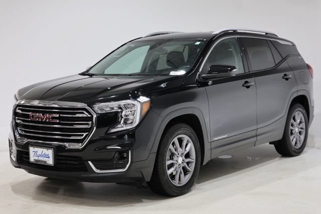 Used 2024 GMC Terrain SLT AWD/4WD image 3