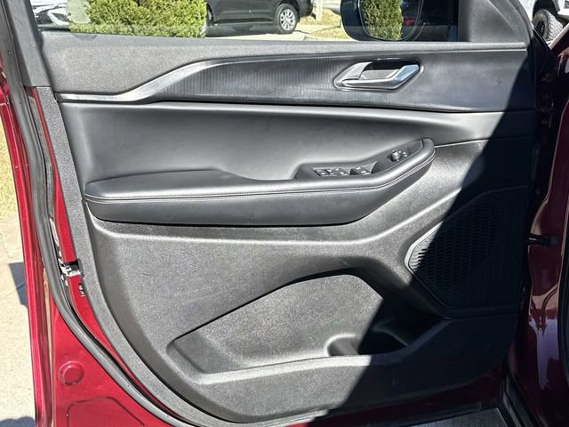 Used 2025 Jeep Grand Cherokee Altitude AWD/4WD image 22