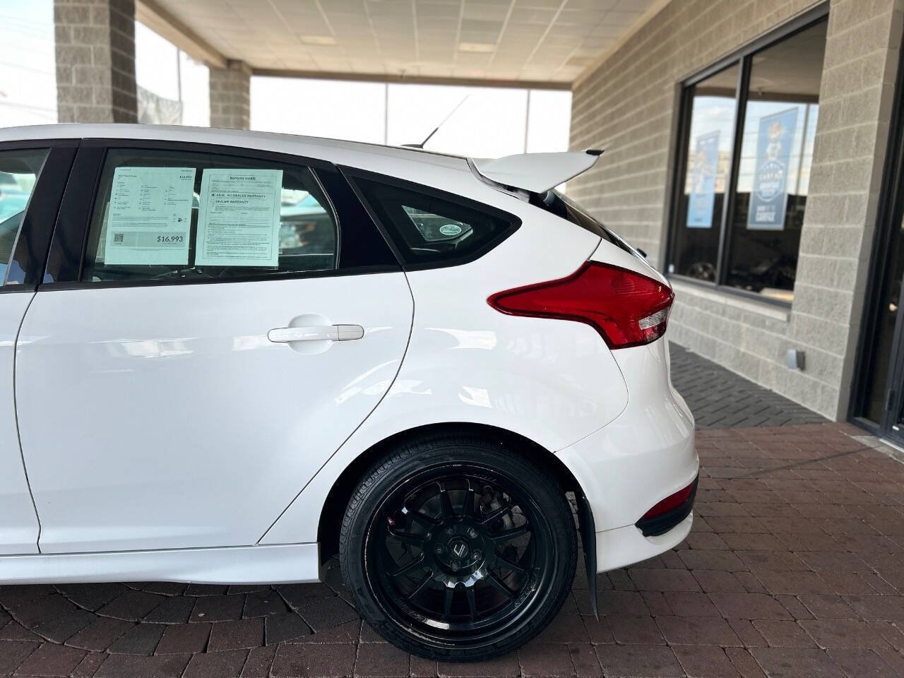 Used 2017 Ford Focus ST FWD image 6