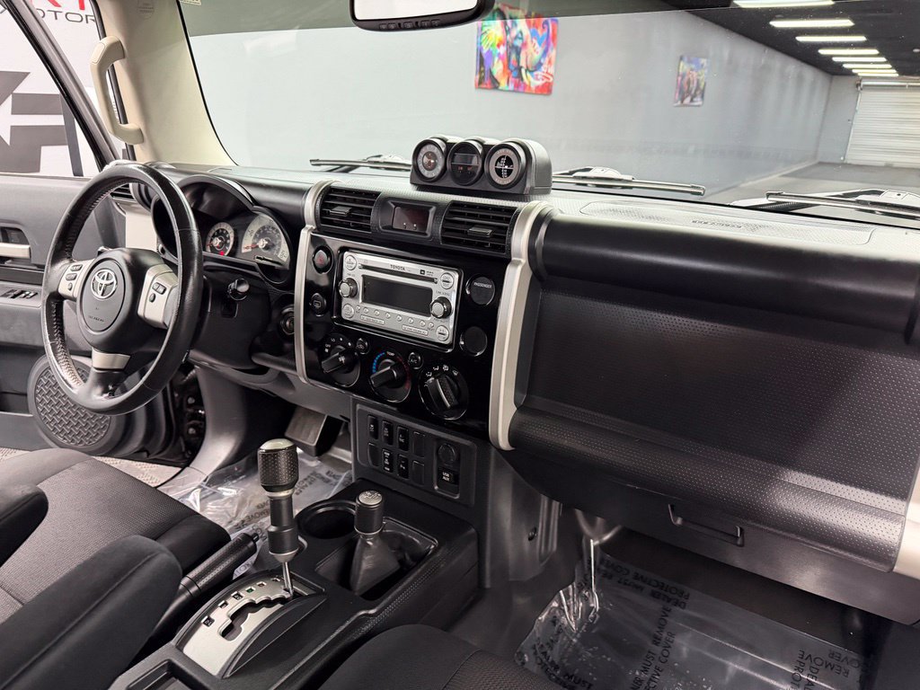 Used 2014 Toyota FJ Cruiser 4WD w/ Upgrade Package image 38