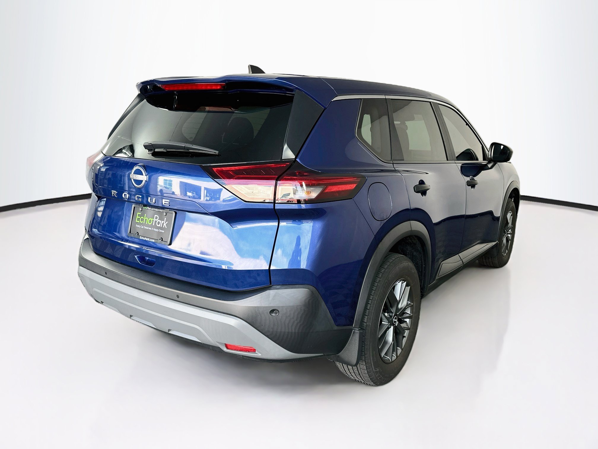 Used 2023 Nissan Rogue S FWD image 9
