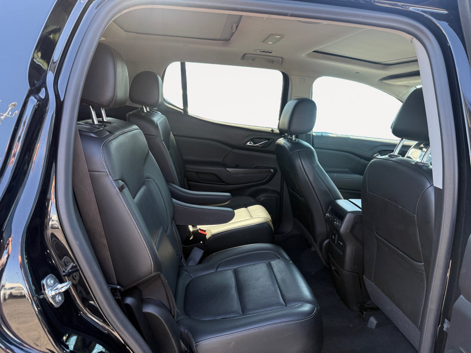 Used 2023 GMC Acadia SLT w/ Elevation Edition FWD image 18