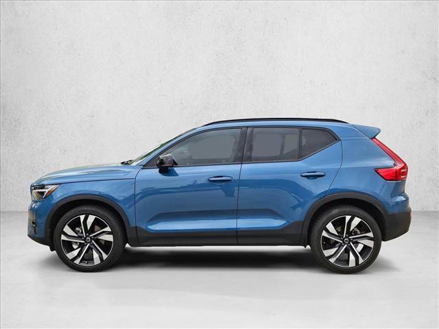Used 2024 Volvo XC40 B5 Ultimate w/ Protection Package Premier image 9