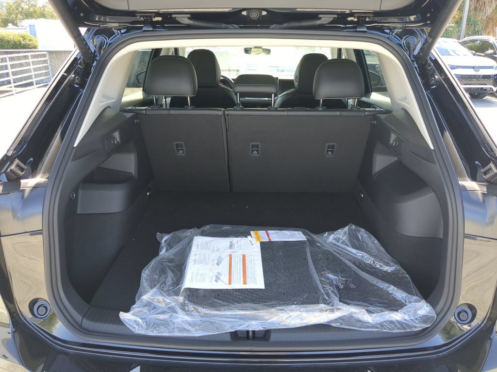 New 2026 Volkswagen Tiguan SE FWD image 8