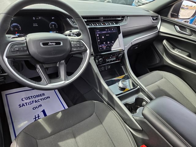Used 2024 Jeep Grand Cherokee L Laredo w/ Luxury Tech Group I RWD image 8