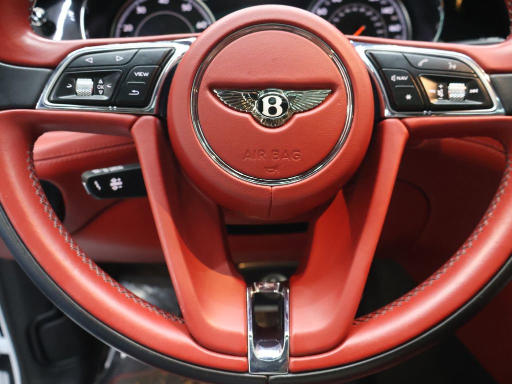 Used 2019 Bentley Bentayga image 21