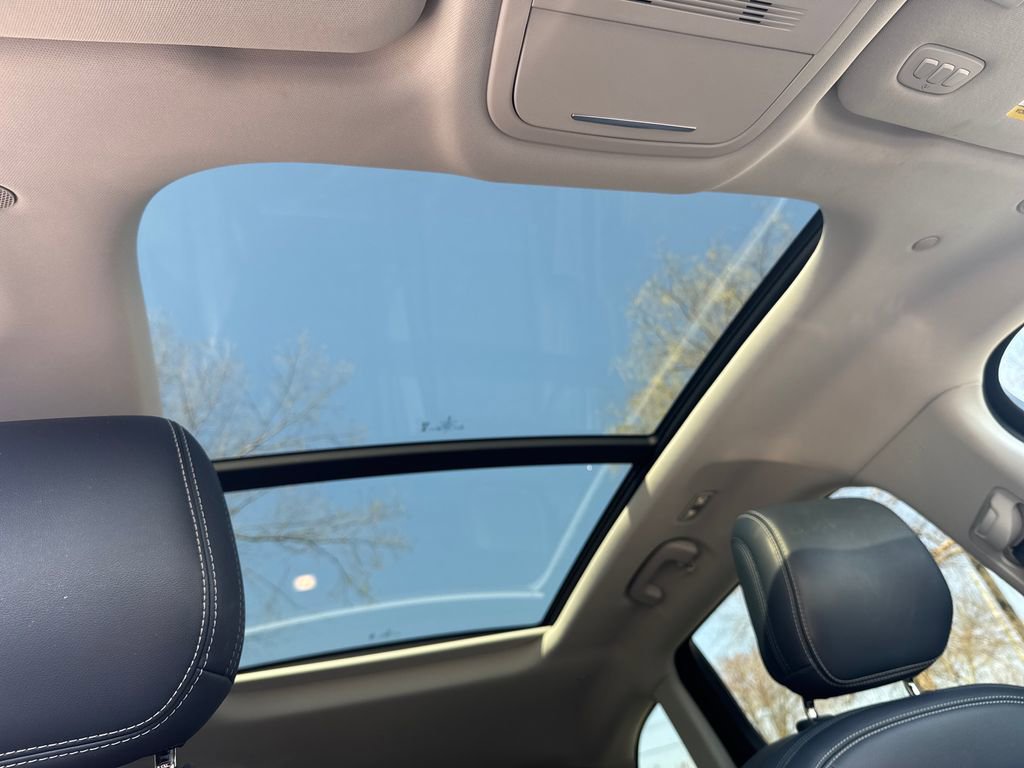 Used 2024 Lincoln Nautilus Reserve w/ Equipment Group 202A image 8