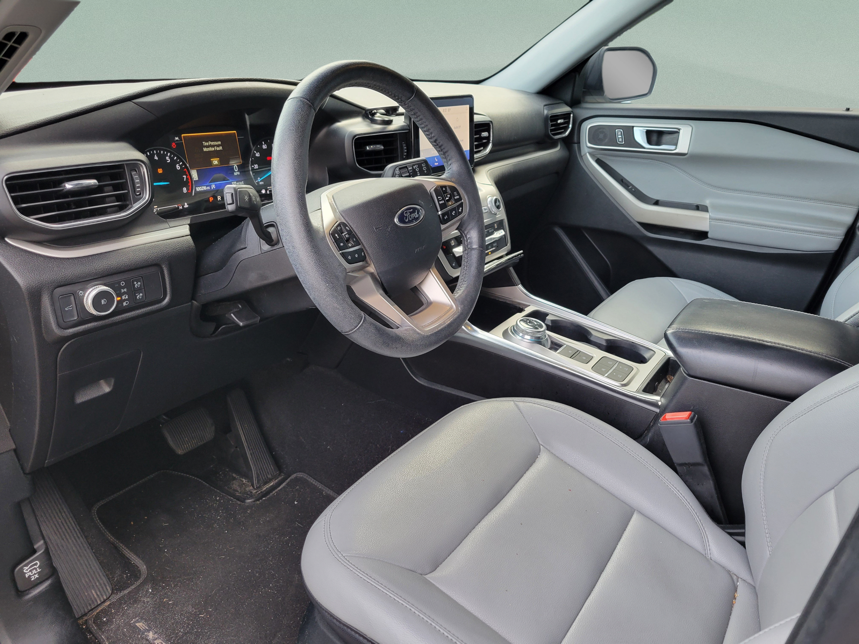 Used 2021 Ford Explorer XLT w/ Equipment Group 202A RWD image 17